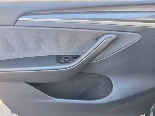 2023 Tesla Model Y - Image 18 of 21