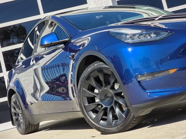 2023 Tesla Model Y - Image 9 of 21
