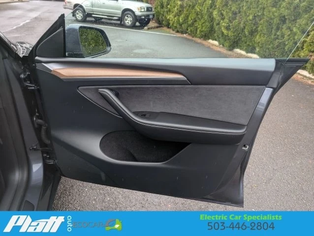 2023 Tesla Model Y - Image 17 of 21