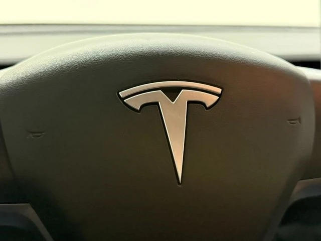 2023 Tesla Model Y - Image 20 of 21