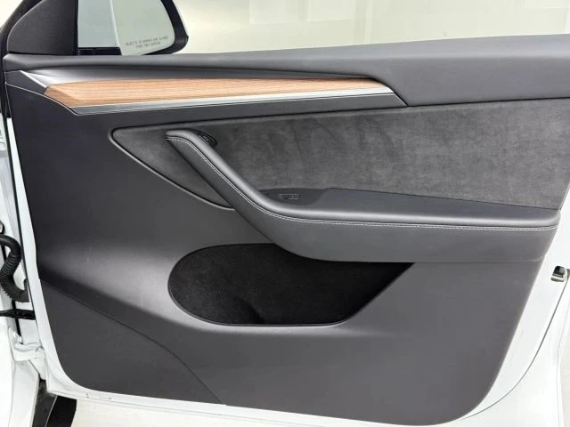 2023 Tesla Model Y - Image 15 of 21