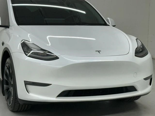 2023 Tesla Model Y - Image 10 of 12