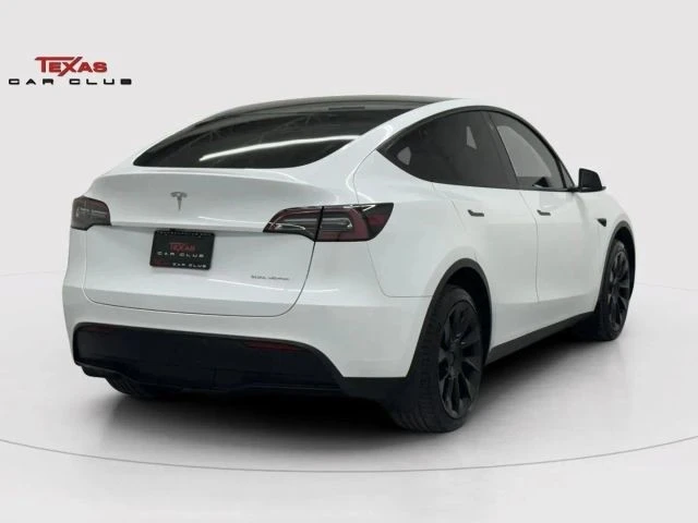 2023 Tesla Model Y - Image 9 of 12