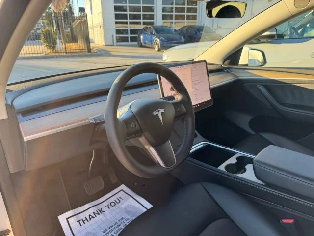 2023 Tesla Model Y - Image 2 of 7