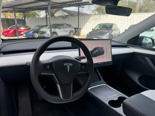 2023 Tesla Model Y - Image 2 of 7
