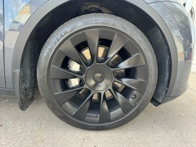 2023 Tesla Model Y - Image 6 of 7