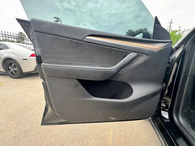 2023 Tesla Model Y - Image 6 of 8