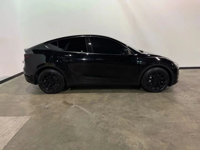 2023 Tesla Model Y - Image 2 of 21