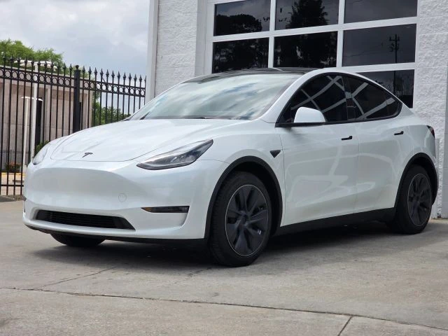 2023 Tesla Model Y - Image 9 of 21