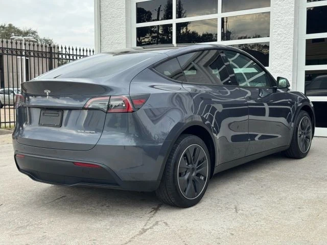 2023 Tesla Model Y - Image 10 of 21