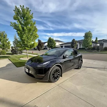 2023 Tesla Model Y Long Range Sport Utility 4D