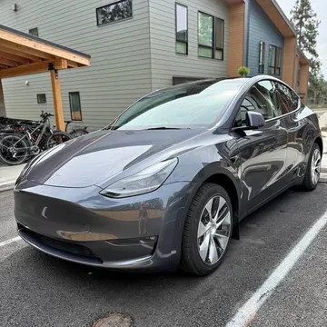 2023 Tesla Model Y Long Range Sport Utility 4D