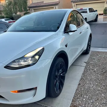 2023 Tesla Model Y Long Range Sport Utility 4D