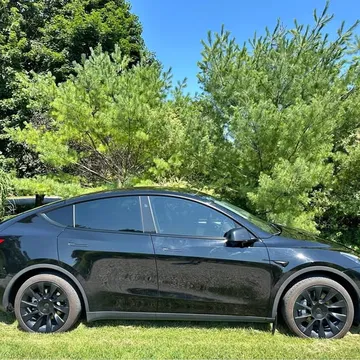 2023 Tesla Model Y Long Range Sport Utility 4D