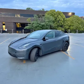 2023 Tesla Model Y Long Range Sport Utility 4D