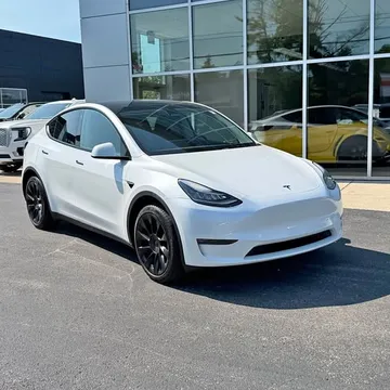 2023 Tesla Model Y Long Range Sport Utility 4D