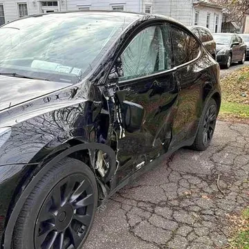 2023 Tesla Model Y Long Range Sport Utility 4D