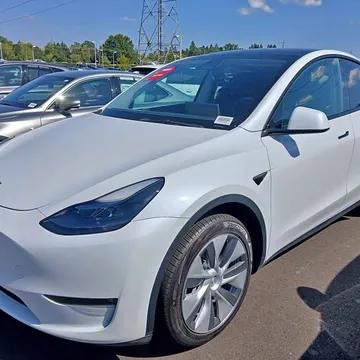 2023 Tesla Model Y Long Range Sport Utility 4D