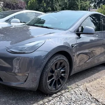 2023 Tesla Model Y Long Range Sport Utility 4D