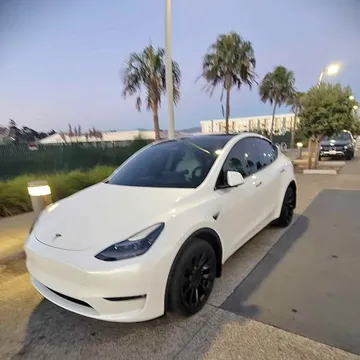 2023 Tesla Model Y Long Range Sport Utility 4D