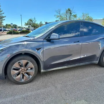 2023 Tesla Model Y Long Range Sport Utility 4D