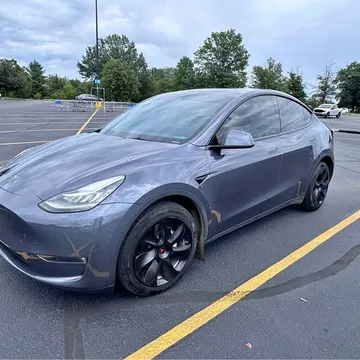 2023 Tesla Model Y Long Range Sport Utility 4D