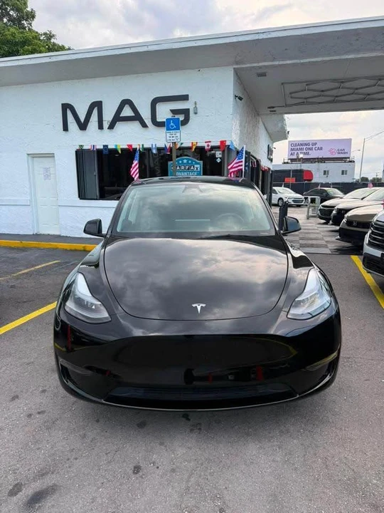 2023 Tesla Model Y - Image 2 of 19