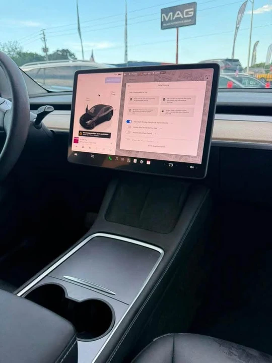 2023 Tesla Model Y - Image 16 of 19