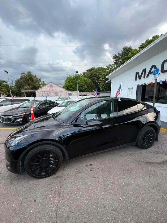 2023 Tesla Model Y - Image 4 of 19