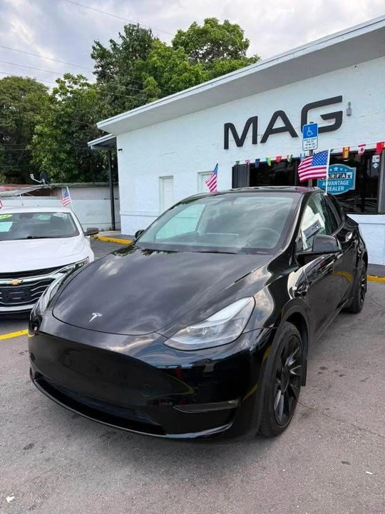 2023 Tesla Model Y - Image 3 of 19