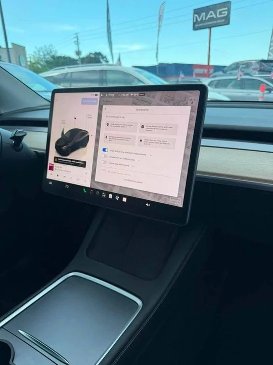 2023 Tesla Model Y - Image 15 of 19