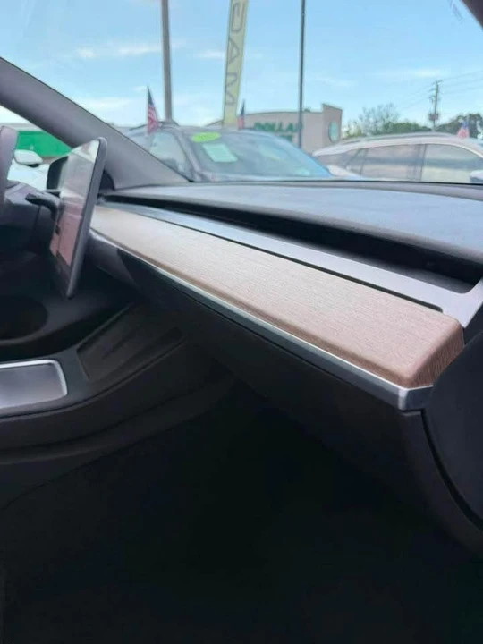 2023 Tesla Model Y - Image 17 of 19