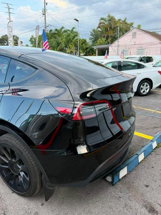 2023 Tesla Model Y - Image 6 of 19