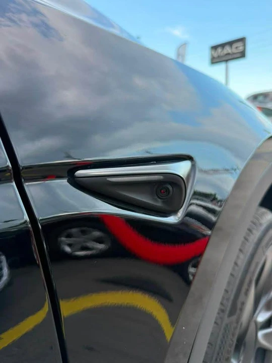 2023 Tesla Model Y - Image 12 of 19