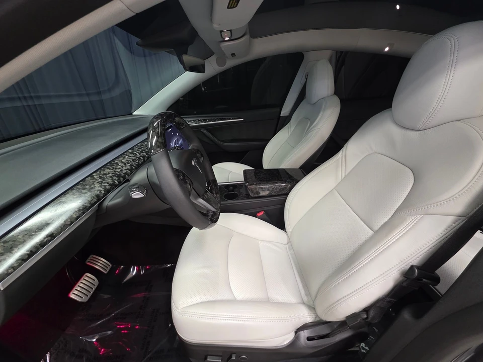 2023 Tesla Model Y Performance - Image 16 of 21