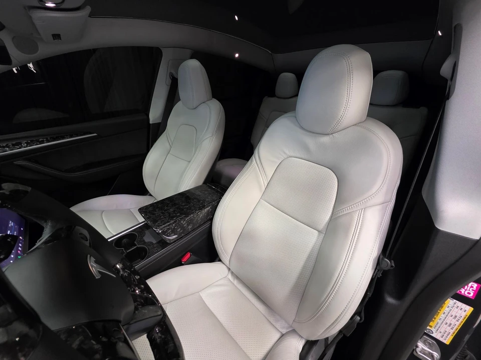 2023 Tesla Model Y Performance - Image 17 of 21