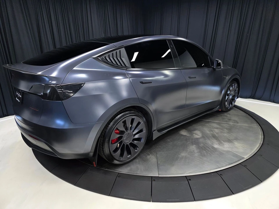 2023 Tesla Model Y Performance - Image 12 of 21