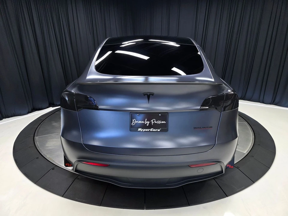 2023 Tesla Model Y Performance - Image 11 of 21