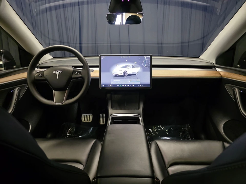 2023 Tesla Model Y Performance - Image 20 of 21