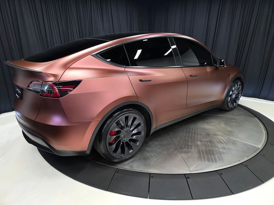 2023 Tesla Model Y Performance - Image 12 of 21