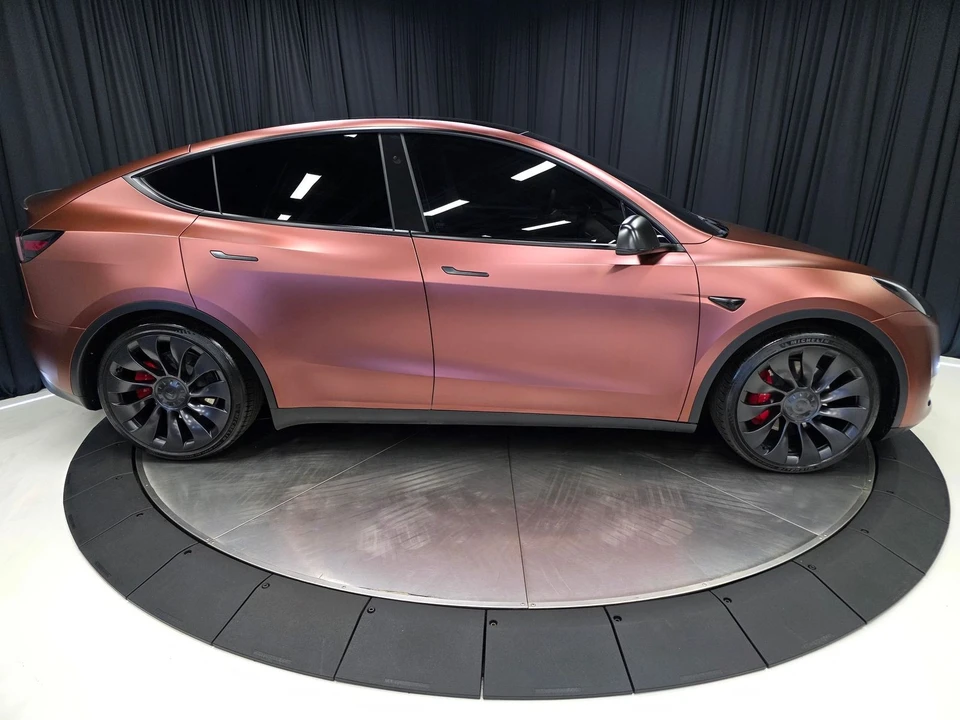 2023 Tesla Model Y Performance - Image 13 of 21