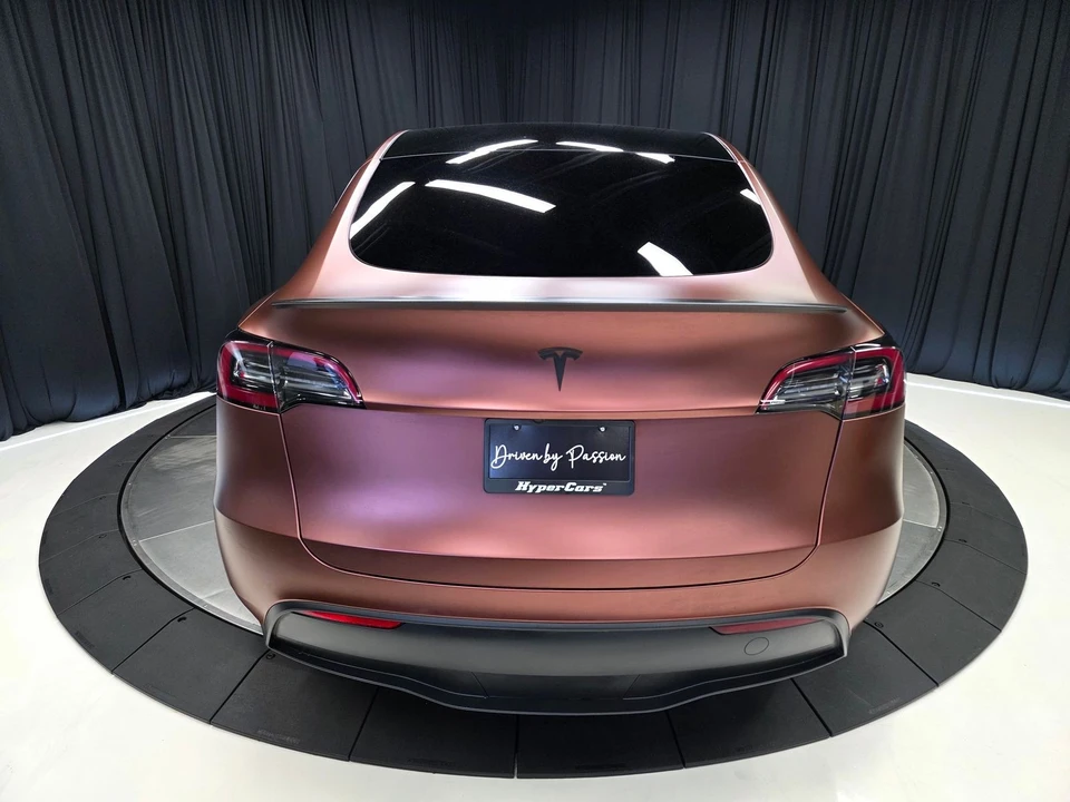 2023 Tesla Model Y Performance - Image 11 of 21
