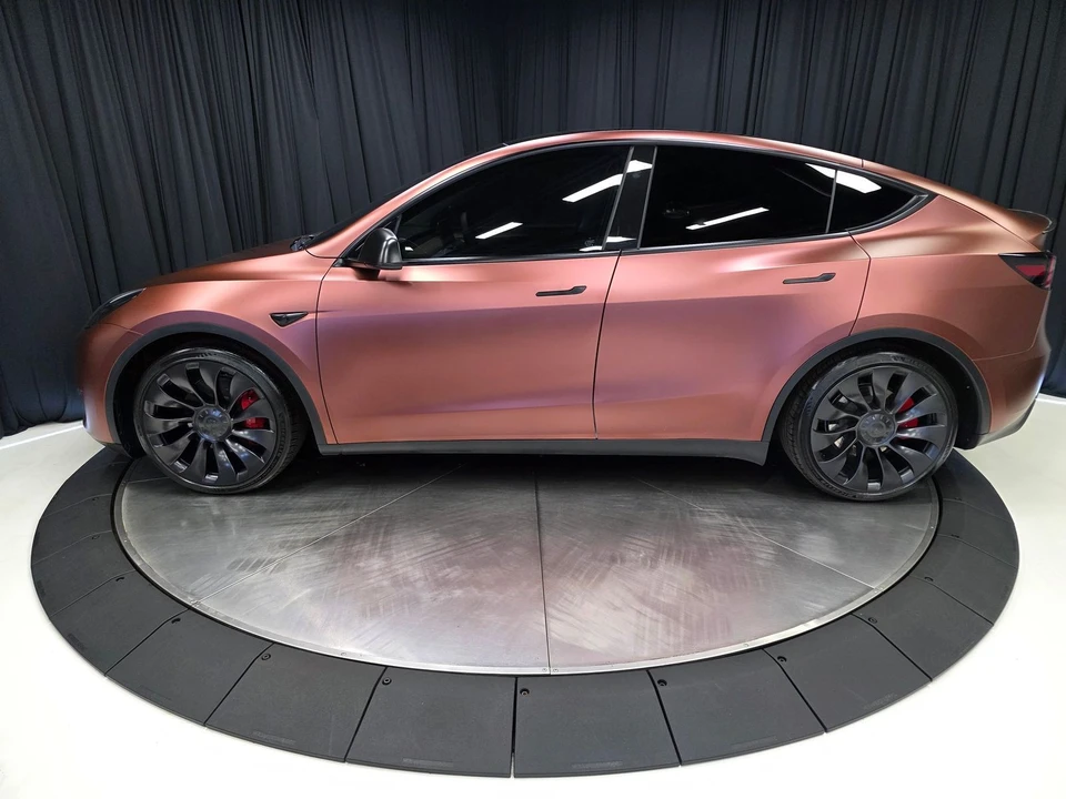 2023 Tesla Model Y Performance - Image 9 of 21