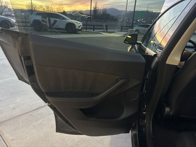 2023 Tesla Model Y Performance - Image 15 of 21