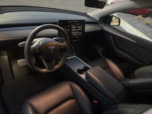 2023 Tesla Model Y Performance - Image 13 of 21