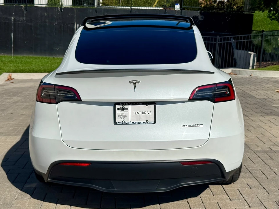 2023 Tesla Model Y Performance - Image 6 of 12