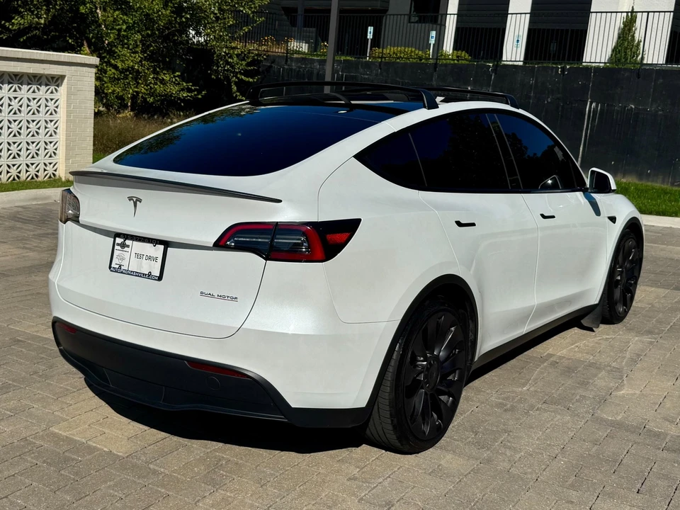 2023 Tesla Model Y Performance - Image 3 of 12