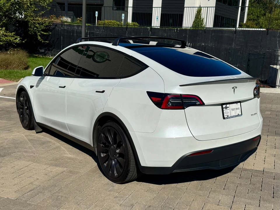 2023 Tesla Model Y Performance - Image 4 of 12