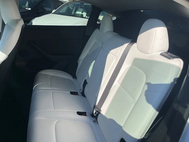 2023 Tesla Model Y Performance - Image 16 of 21