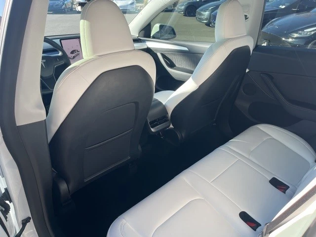 2023 Tesla Model Y Performance - Image 15 of 21